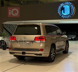 تۆیۆتا لاند کروزەر